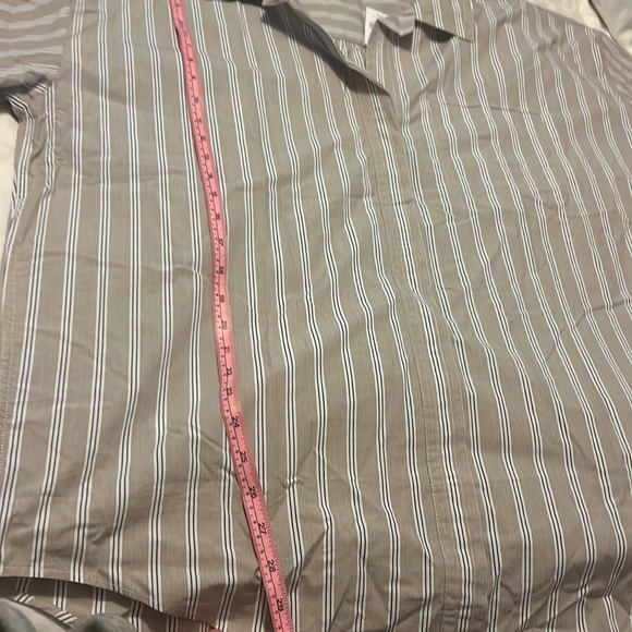 Banana Republic button down tunic; 100% cotton. Oversized, neutrals. - Picture 8 of 8